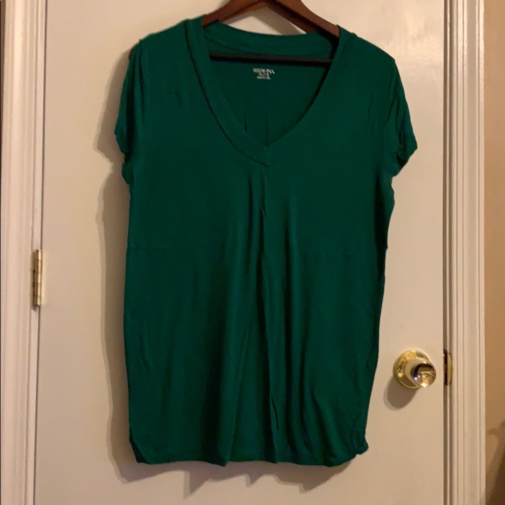 Emerald v neck tee